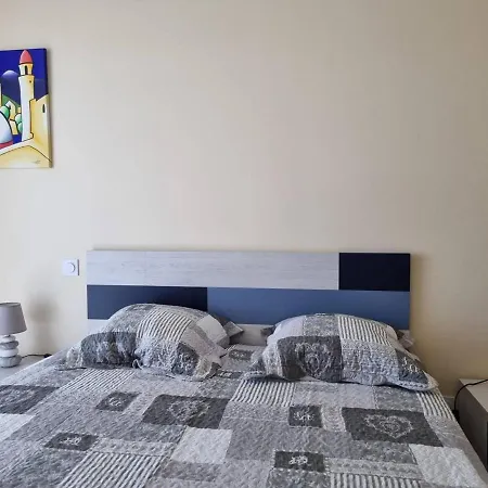 Apartment Neuf Climatise, Loggia Spacieuse, A 200m De La Avec Parking Prive - Fr-1-388-206