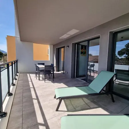 Apartment Neuf Climatise, Loggia Spacieuse, A 200m De La Avec Parking Prive - Fr-1-388-206 *